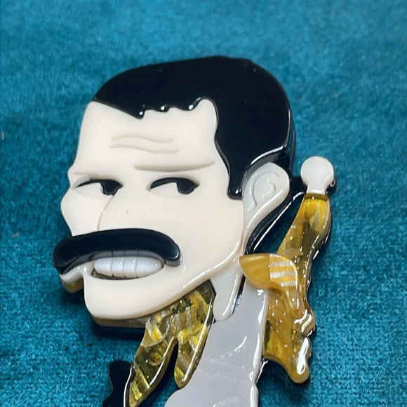 Acrylic Freddie Mercury Brooch - Picture 2 of 4
